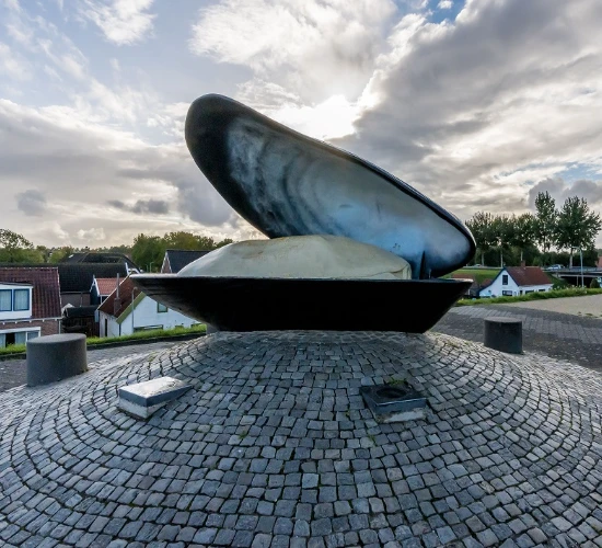 Mosselstandbeeld in Bruinisse – Auto reiniging service in Bruinisse en omgeving